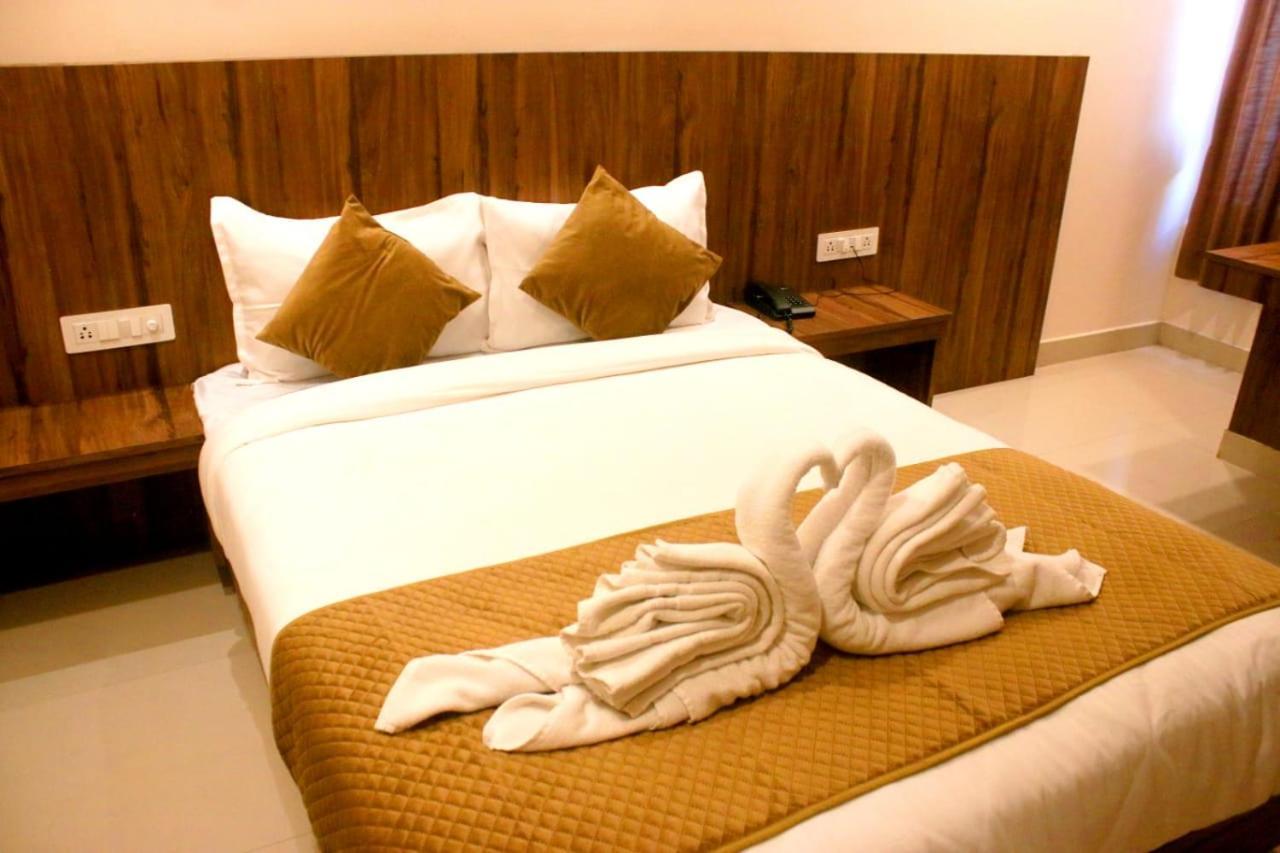 Hotel Sakura Inn Hosur Exterior photo
